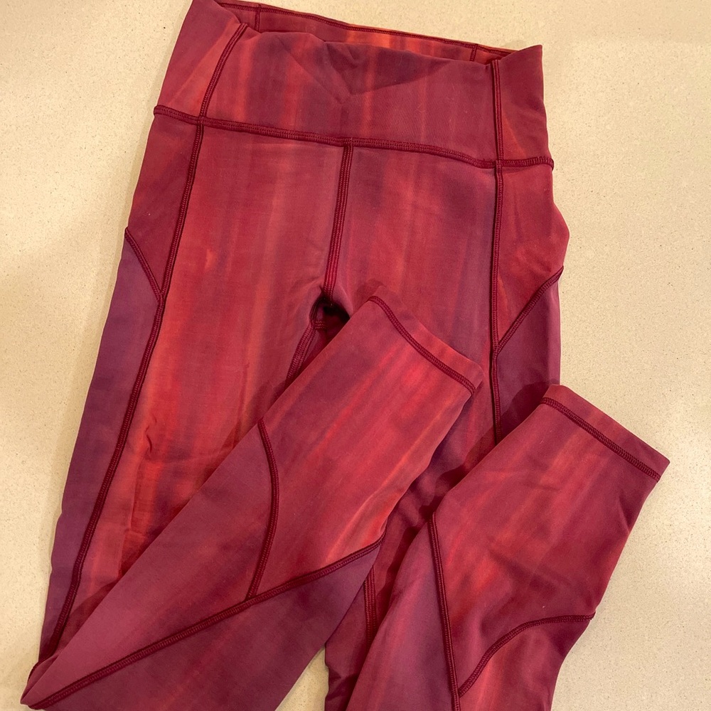 Lulu lemon in movement 25” legging. Size 2